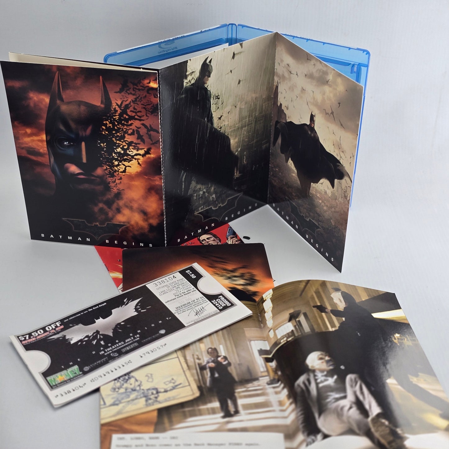 Batman Begins Limited Edition Gift Set Blu-ray avec Lenticular + Comic Book Zone 1