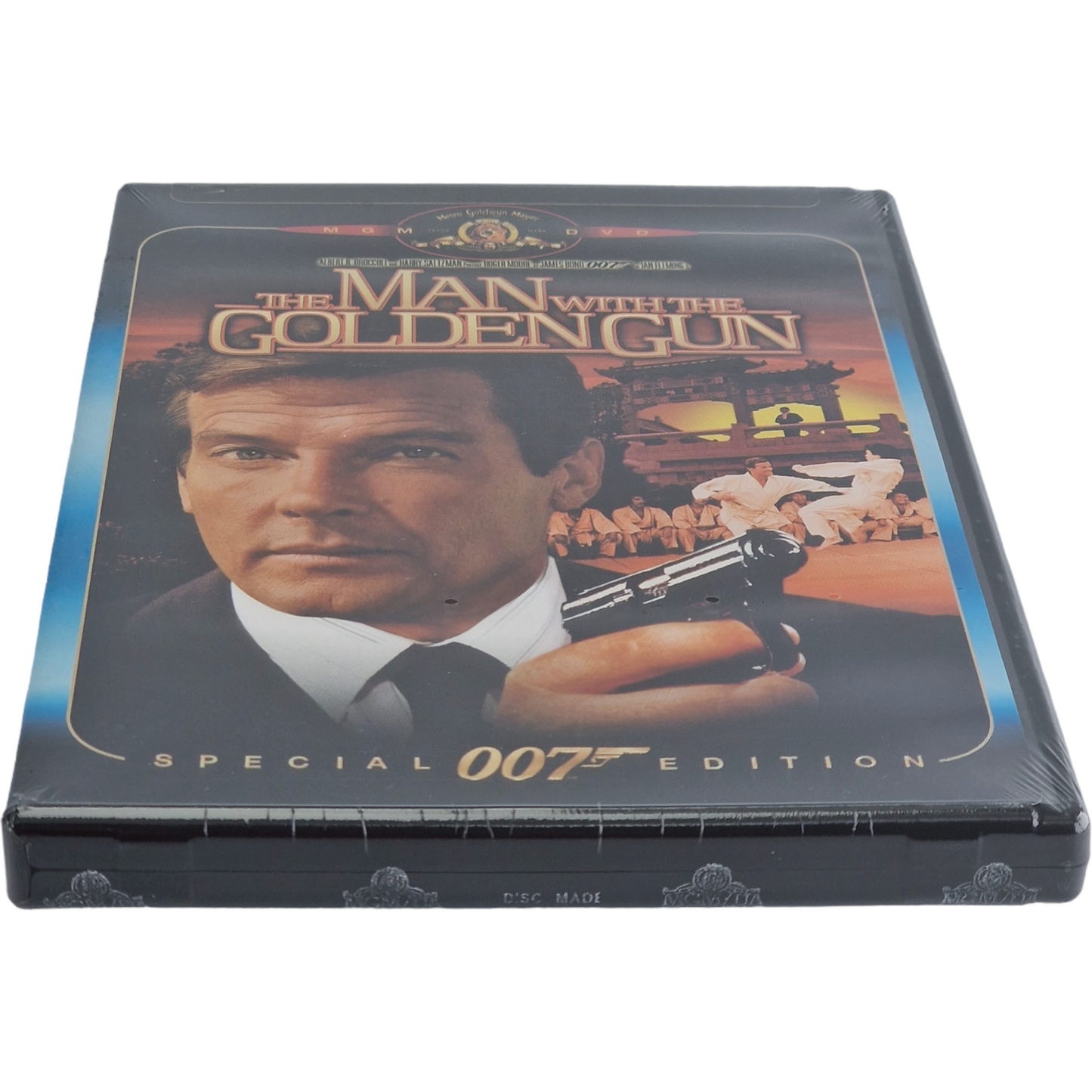 The Man with the Golden Gun DVD 1974 James Bond Roger Moore 2000 Zone 1