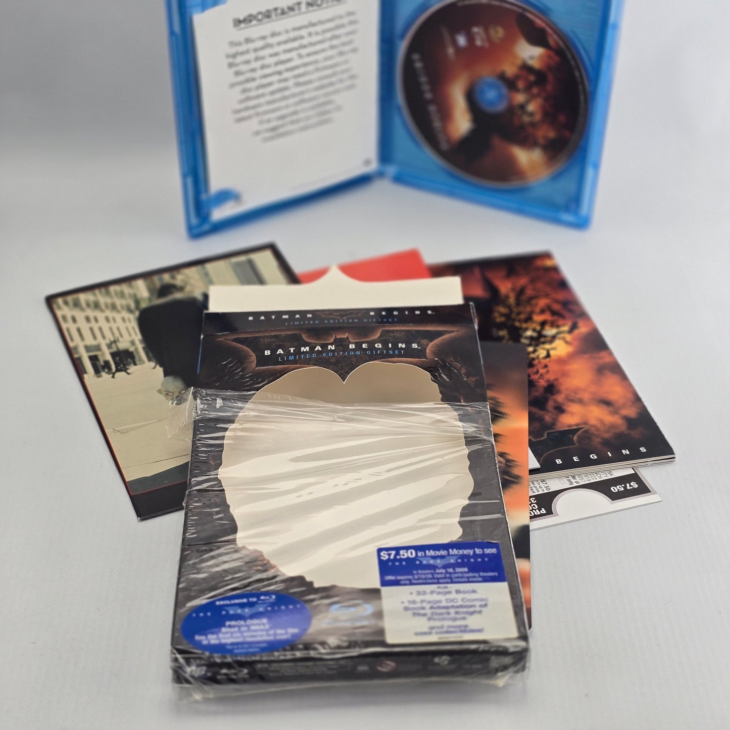 Batman Begins Limited Edition Gift Set Blu-ray avec Lenticular + Comic Book Zone 1
