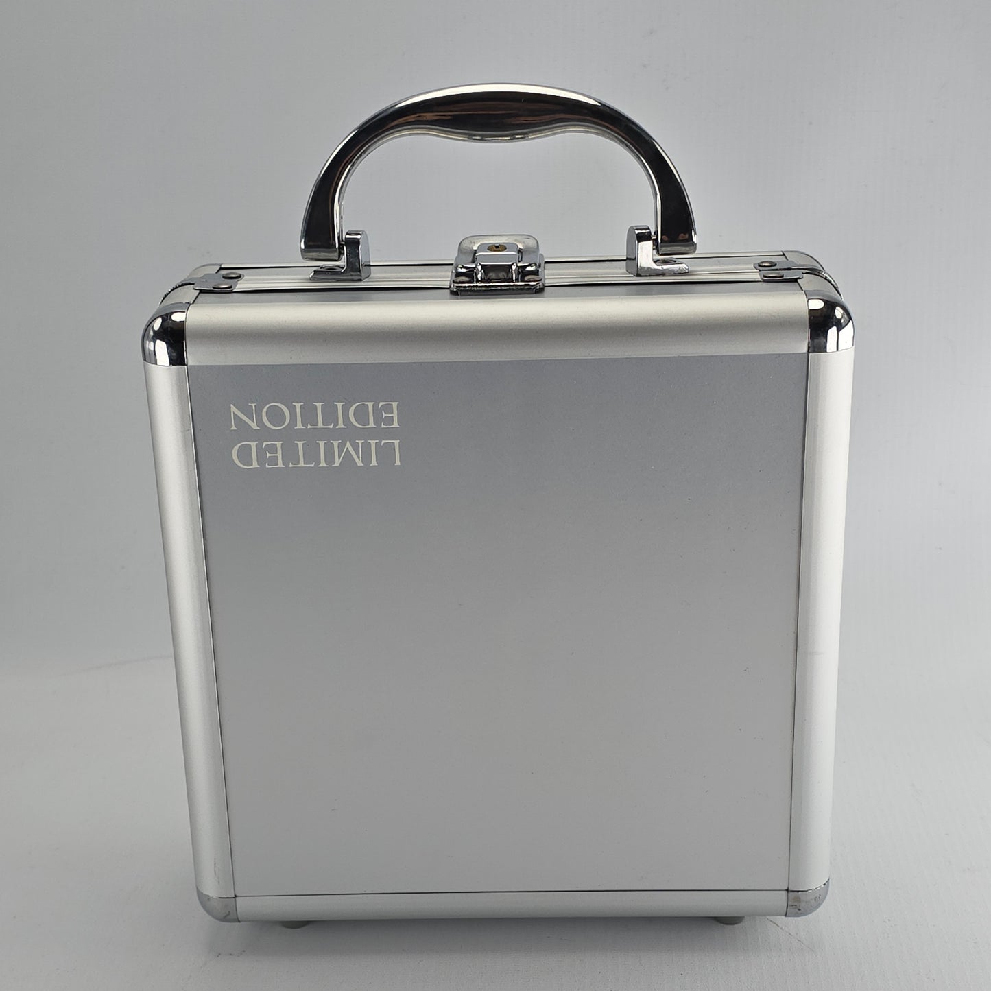 Casino Royale DVD Collection Edition Limitée Valise en aluminium Poker Zone 2