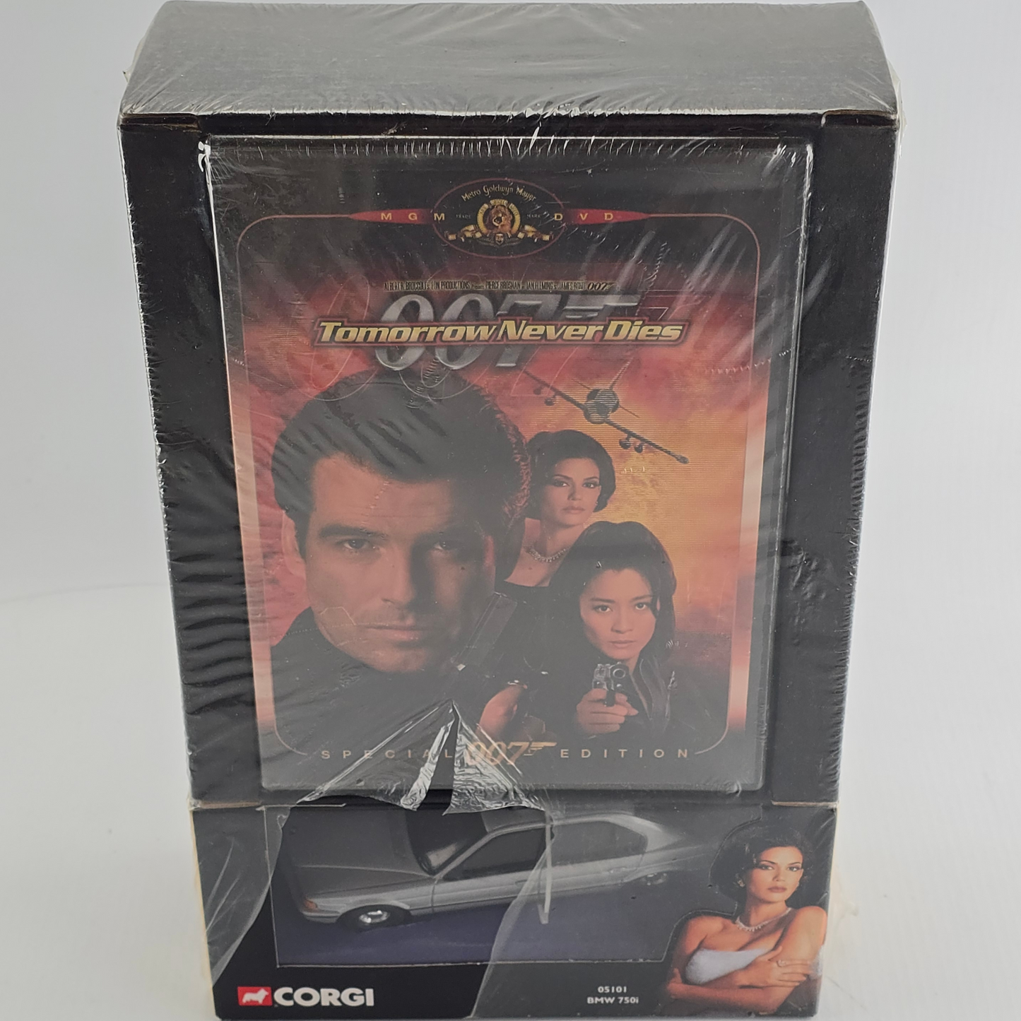 Tomorrow Never Dies 007 James bond DVD + BMW 750i grise  (réf.  05101) Z A