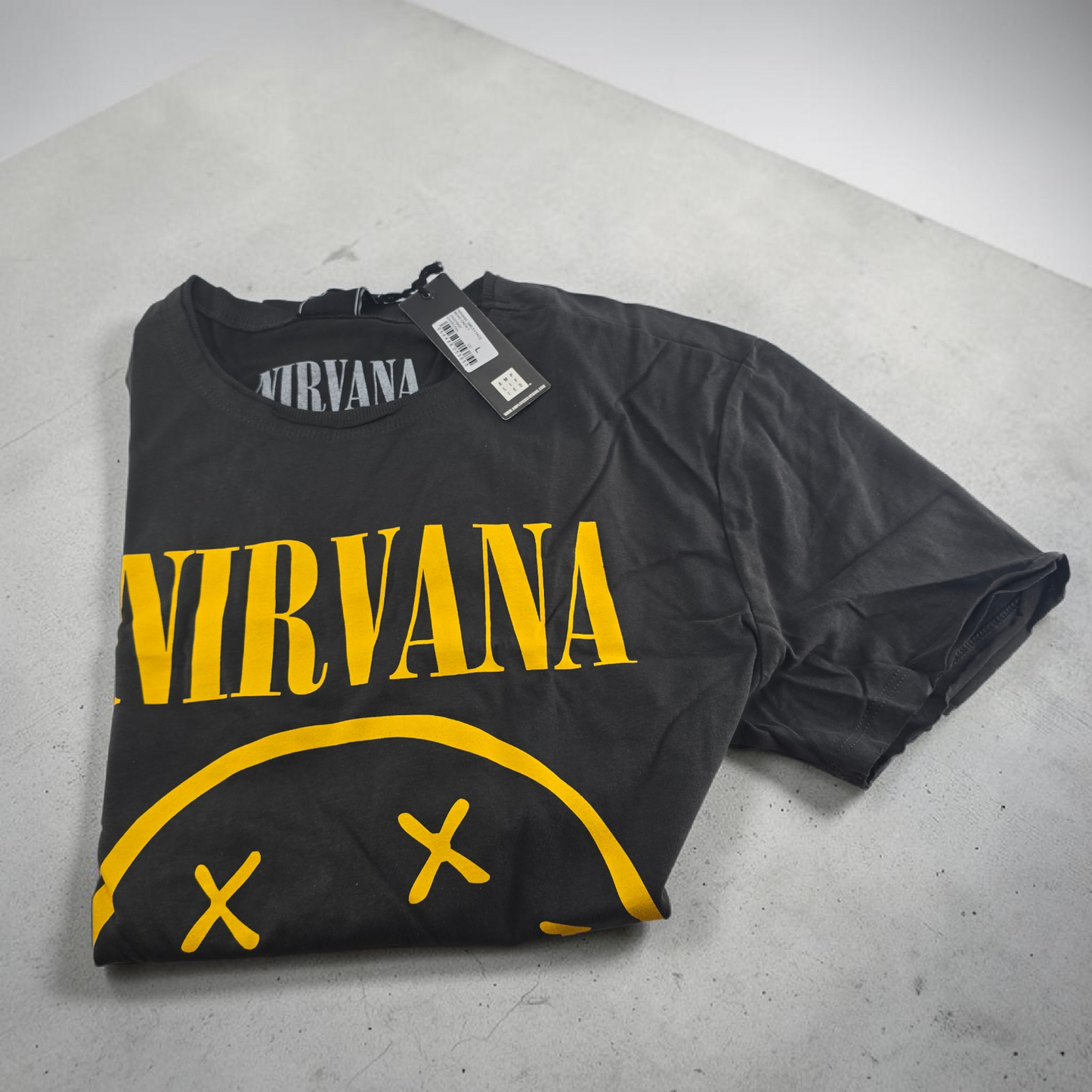 T-shirt Nirvana Officiel “Face” Charcoal Vintage – Amplified Rock Grunge