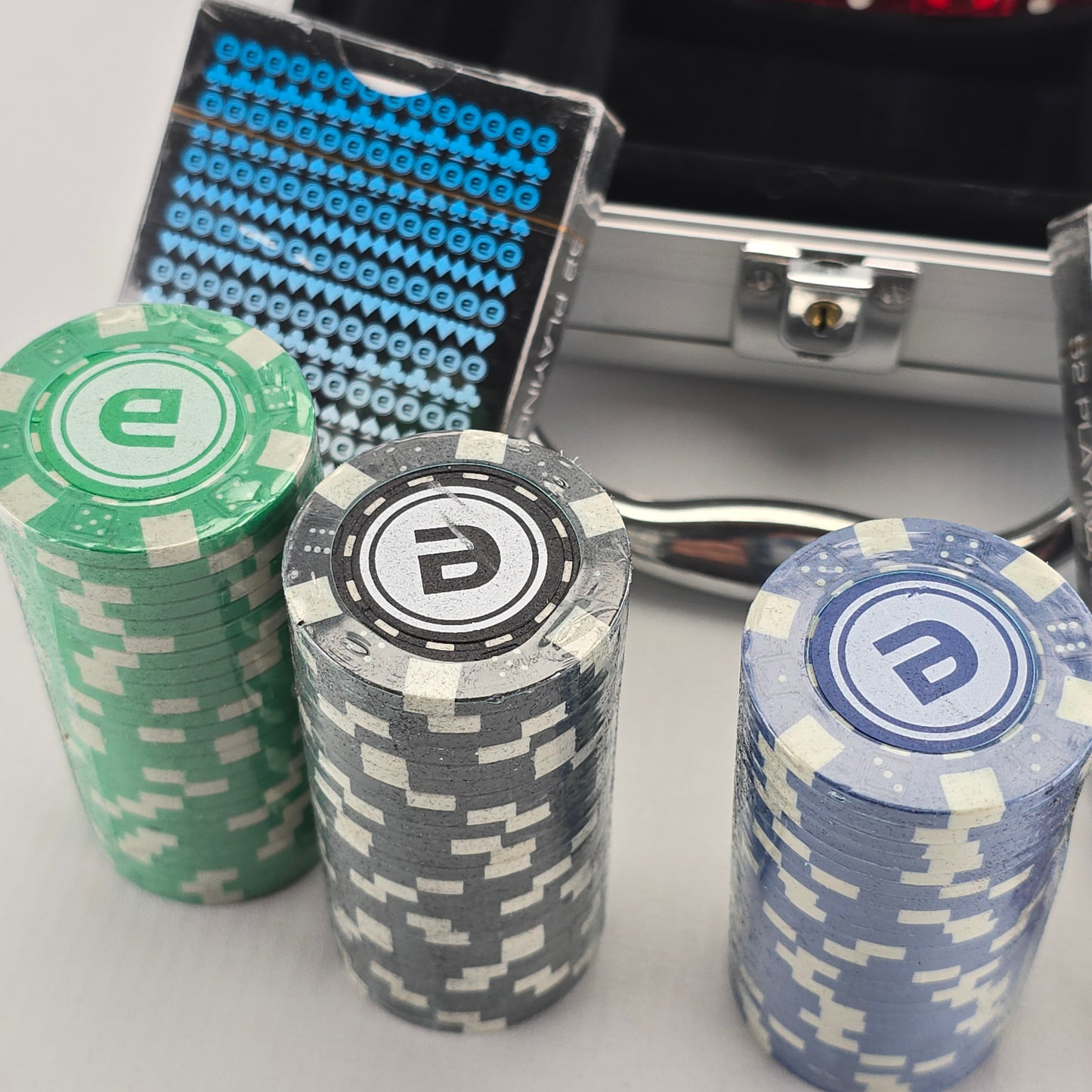 Casino Royale DVD Collection Edition Limitée Valise en aluminium Poker Zone 2