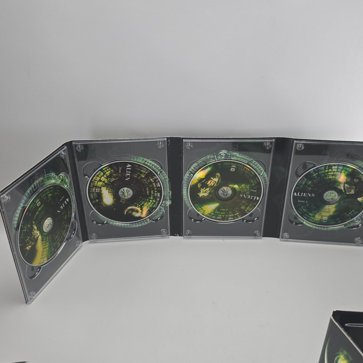 Alien Quadrilogy 9 DVD DigiPack Collection 4 Films Zone 1 Canada Import -18
